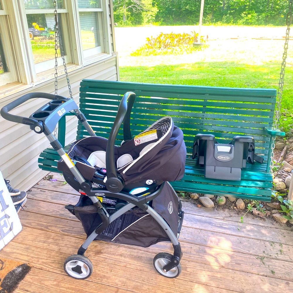 Graco travel system. SnugRide 35 Lite LX carseat, clickconnect stroller, 2 bases
